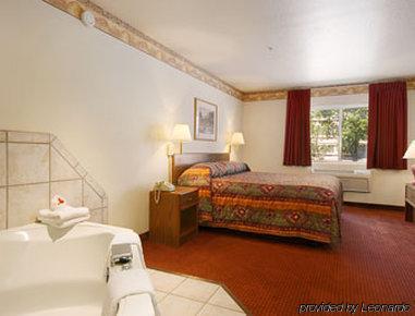 Royal Inn Airport Salt Lake City Room photo